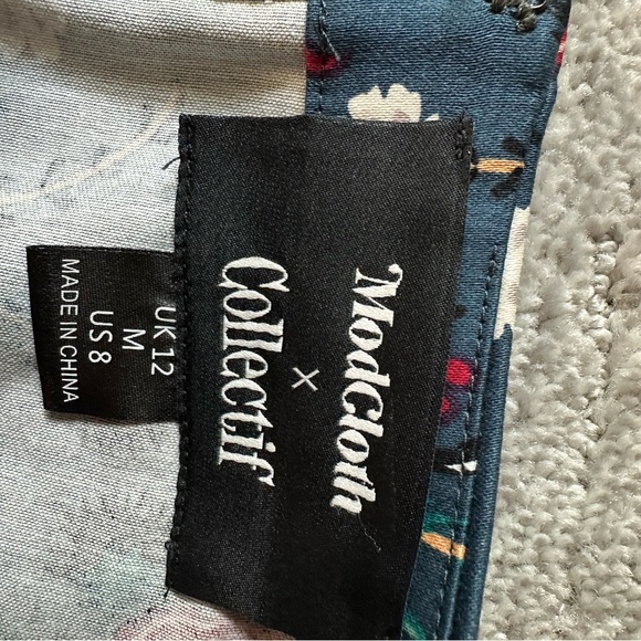 ModCloth x Collectif a-line skirt size 8 navy - Picture 6 of 7